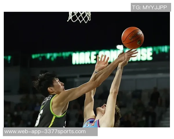 文班在下半场遭遇严防与犯规困扰仍拼出22分8板4助2帽展现实力